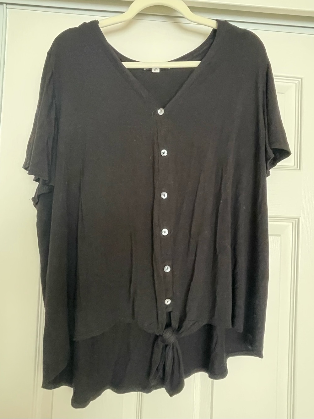 Green Envelope Black Button-Front Tie Hem Women’s Top